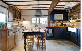 The Dairy, One Bedroom Cottage In A 15Th Century Farmhouse
