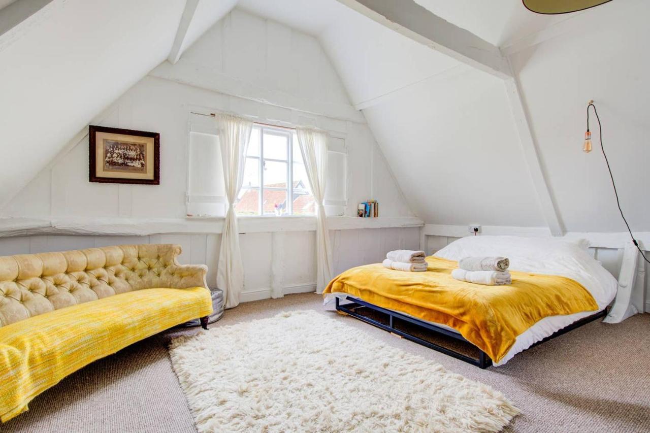 The Dairy, One Bedroom Cottage In A 15Th Century Farmhouse Parham Exterior photo